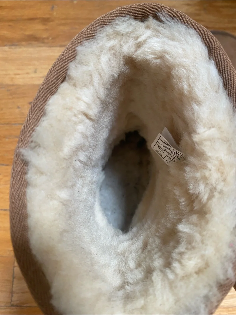 UGG Classic Short Boots - Chestnut Suede